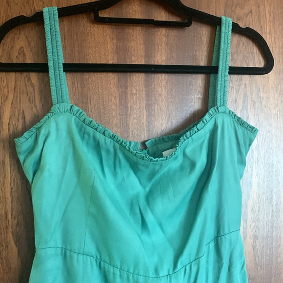 Lady Pipa Green Fitted Dress - Picture 3 of 7